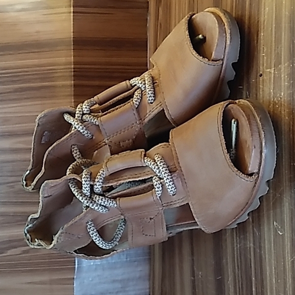 Sorel tan heels lace up wedges 6.5 - Picture 1 of 7